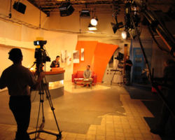 収録中(チュメニのテレビ局) 収録中(チュメニのテレビ局)